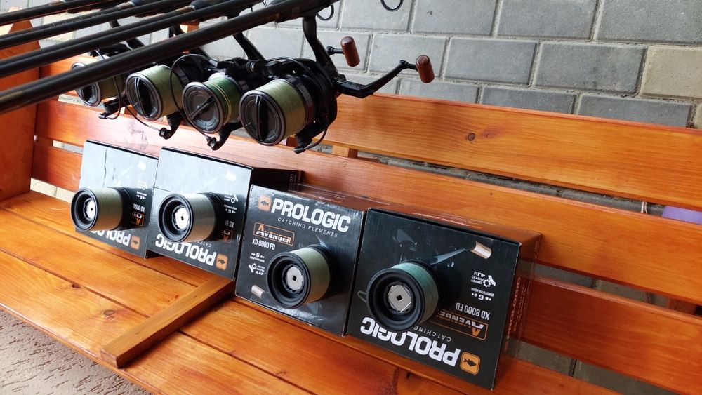 Set crap distanta: 4 fl strategist 3.90m/3,75lb, 4 prologic avenger 80
