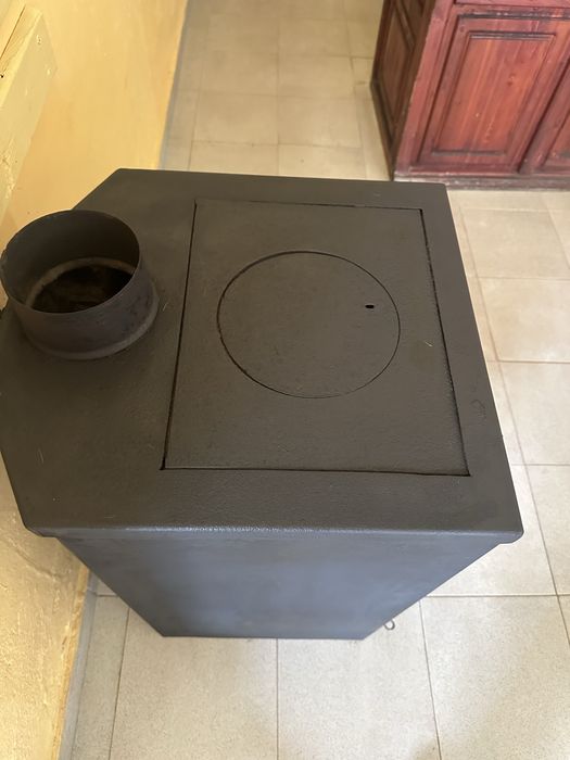 Продавам камина с бурии