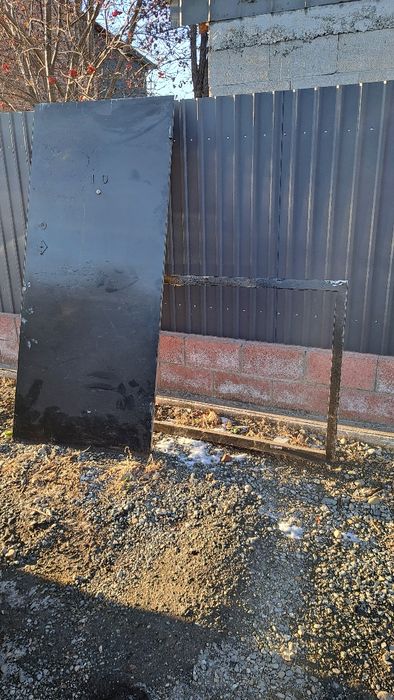 Продам железную, входную дверь