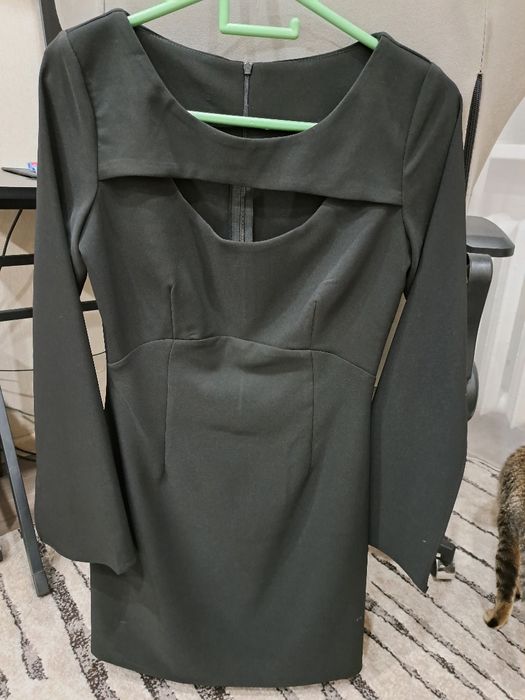 Продам чёрное платье