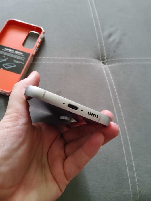 Продавам Samsung s23 fe