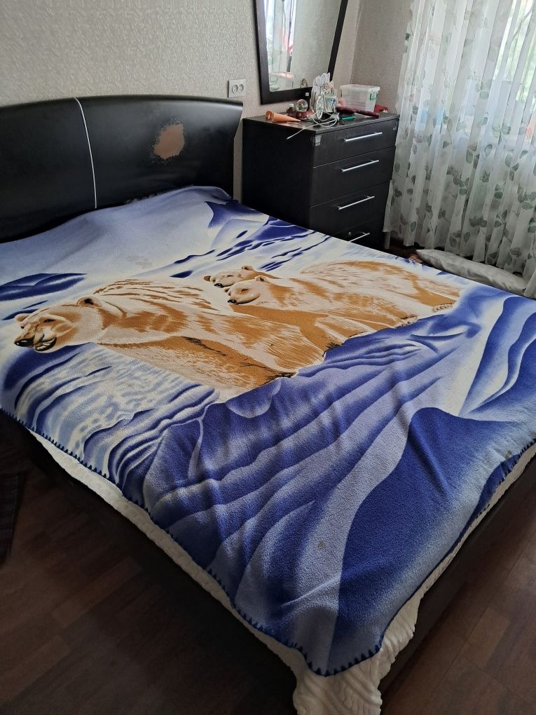 Двухспальняя кровать