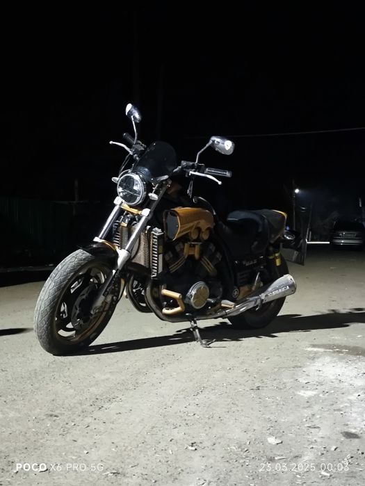 Yamaha V-MAX 1200
