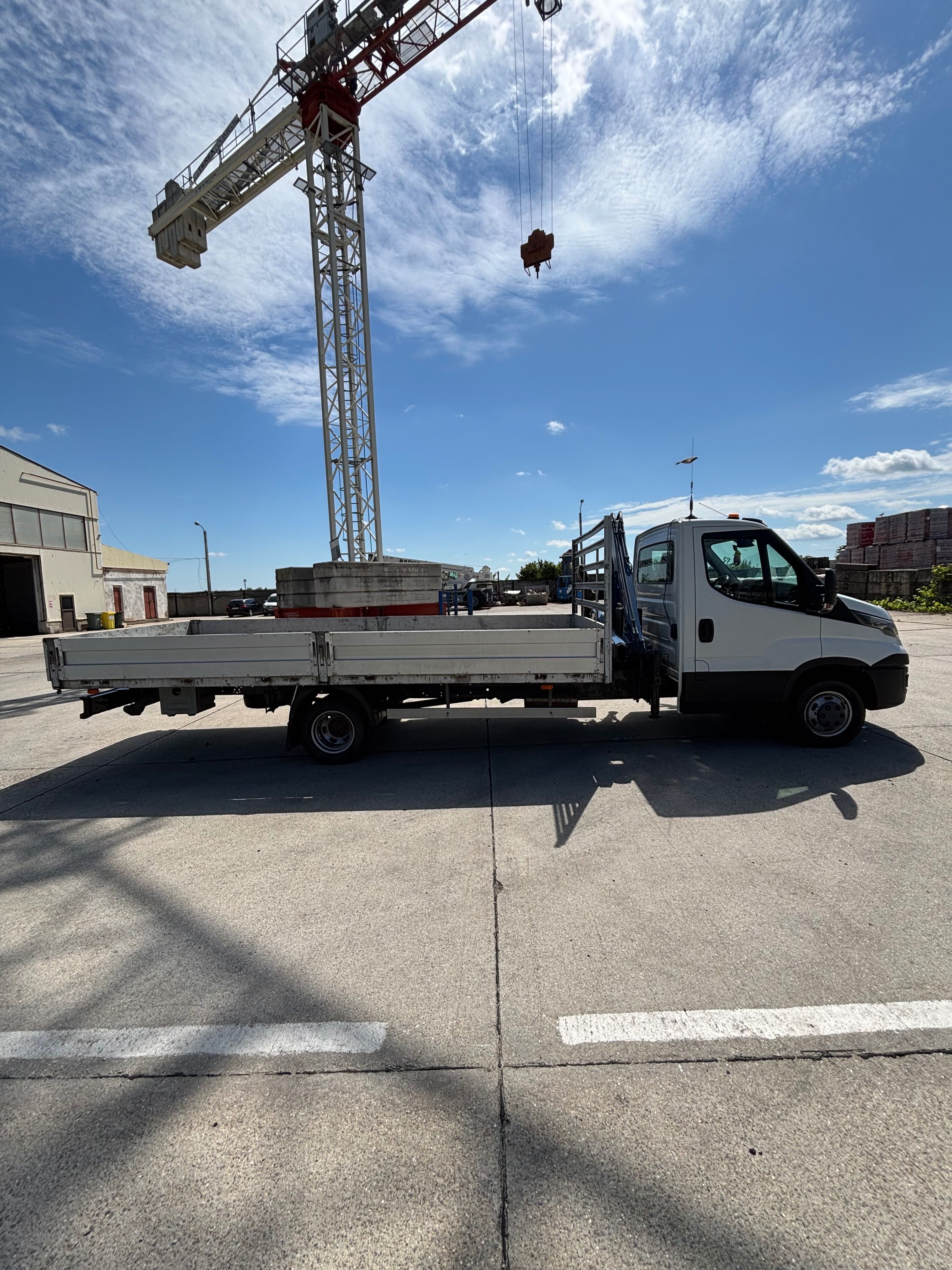 Vand iveco daily cu macara