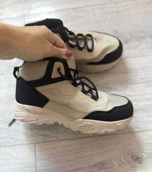 Спортни боти Reserved 36 номер