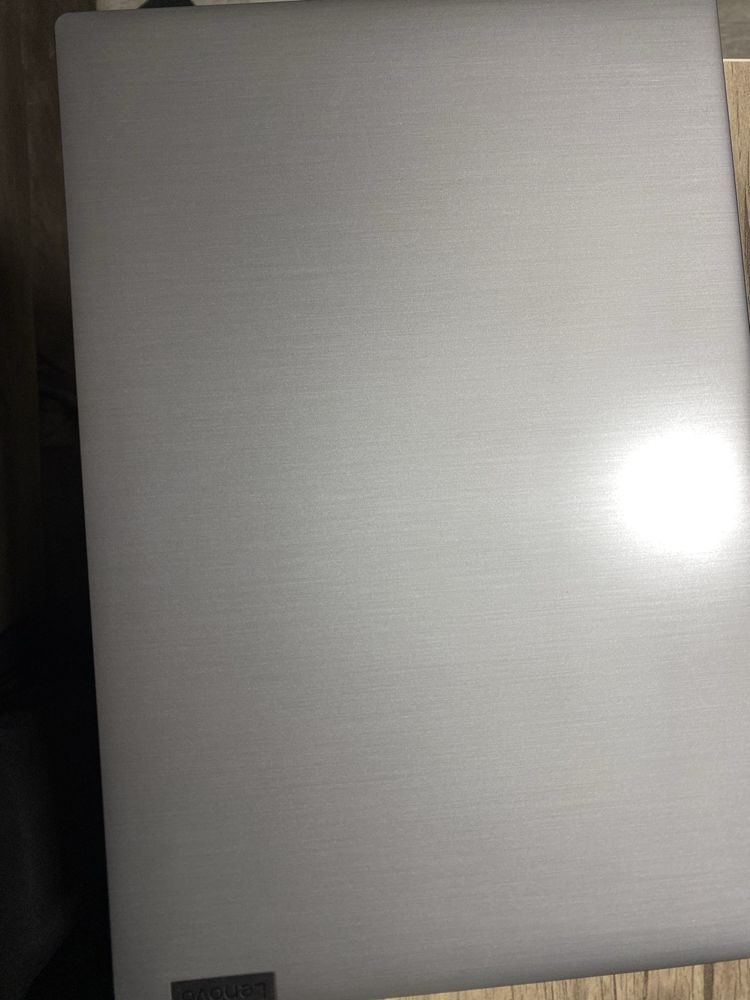 Срочно продаю Lenovo i5-10 поколения