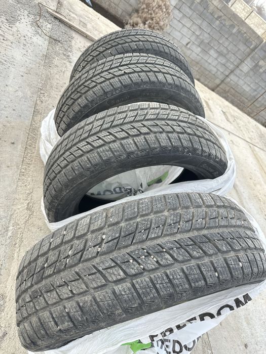 Шины зимныйе в отличном состояние