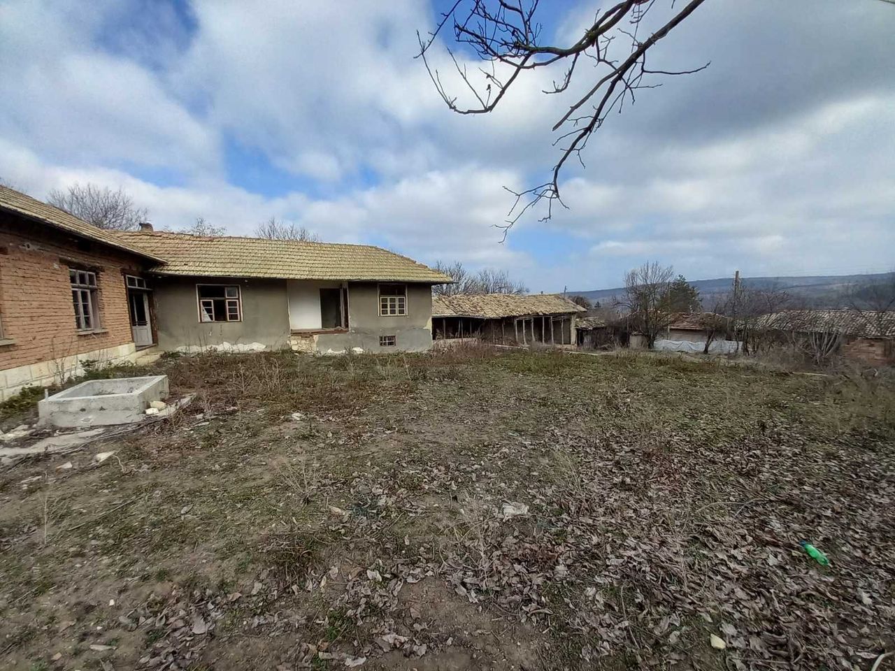 Продава се Къща в с. Балкански, Област Разград - 120 кв.м за 276 €/кв.м - Снимка #2
