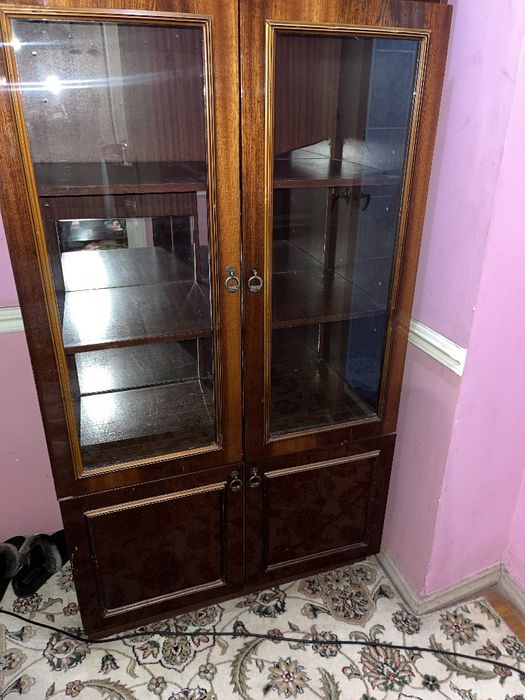 Продаётся шкаф и книжная полка