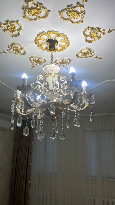 Люстра почти новый