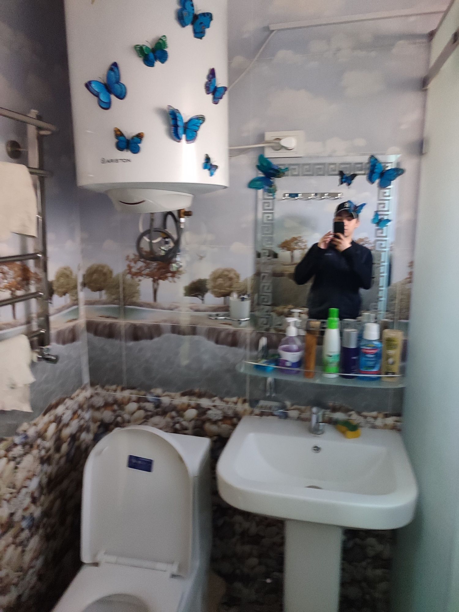 Продаётся своя 3 комн квартира 91 Кв.м