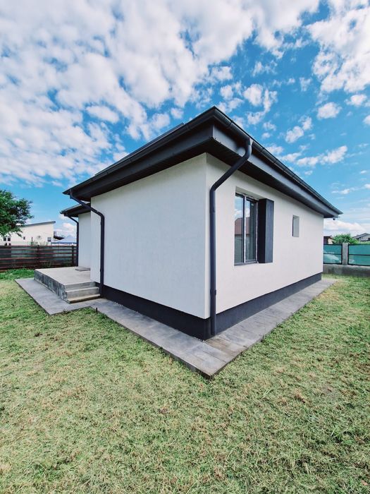 Propietar vand casa 3 camere pod decent pentru depozitare plus beci