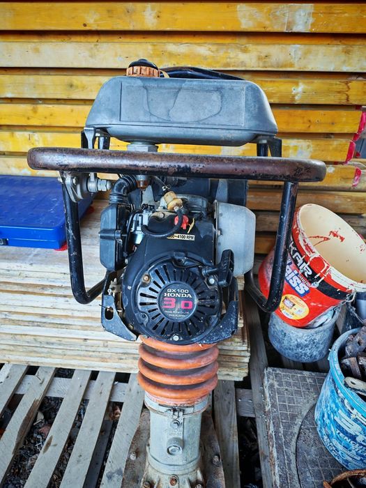 Mai Compactor Honda în 4 timpi