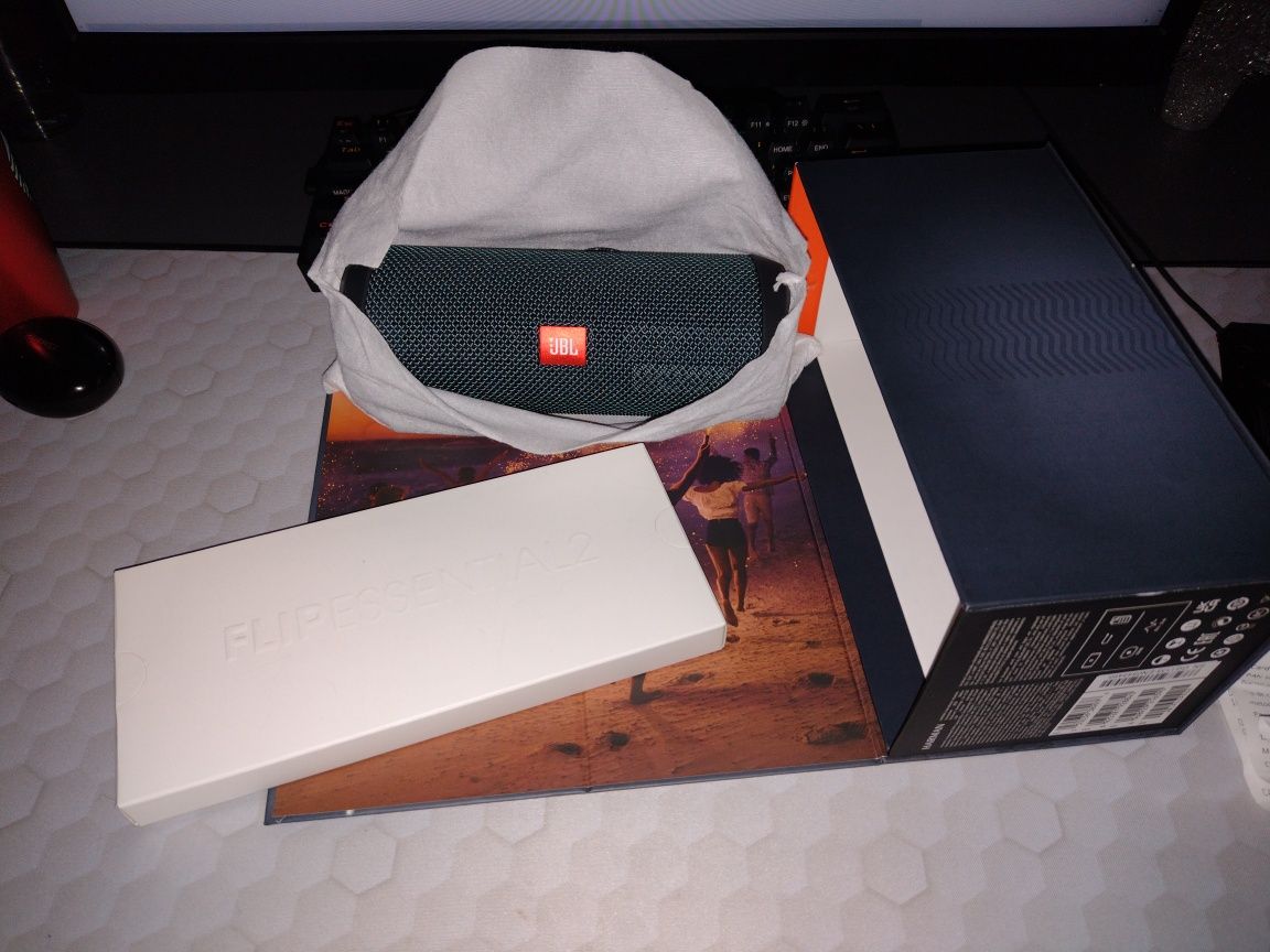 Vând/Schimb boxă JBL FLIP Essential 2