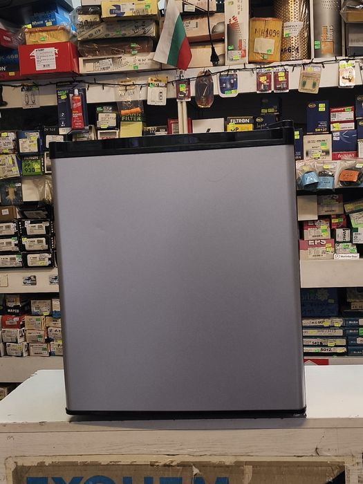 Хладилник ,мини бар