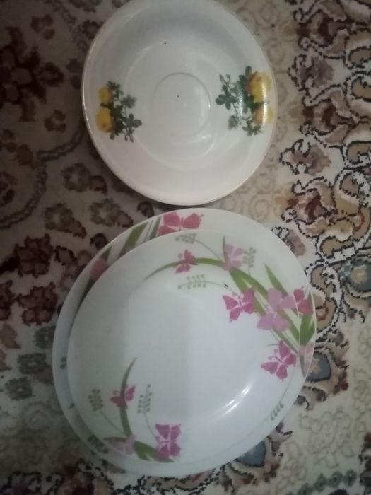 Отдам набор тарелок за 2500т