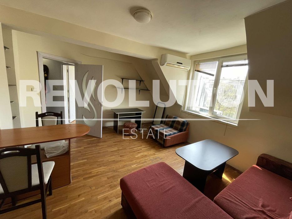 Дава се под наем Двустаен апартамент в Варна, Център - 57 кв.м за 310 € - Снимка #1