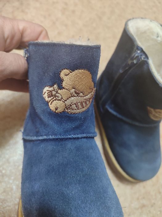 Продам детские сапоги.