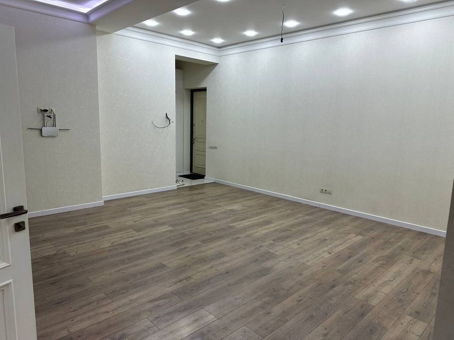 Аренда Офис на Ц-5 Юнусабад район Первая линия 75кв