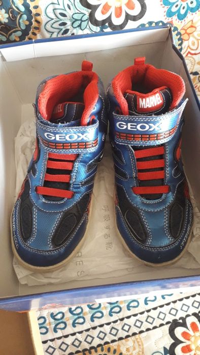 Papuci ghete cu lumini copii Geox Respira Spiderman nr 35 stare buna