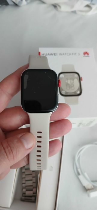 Продавам часовник Huawei watch fit 3