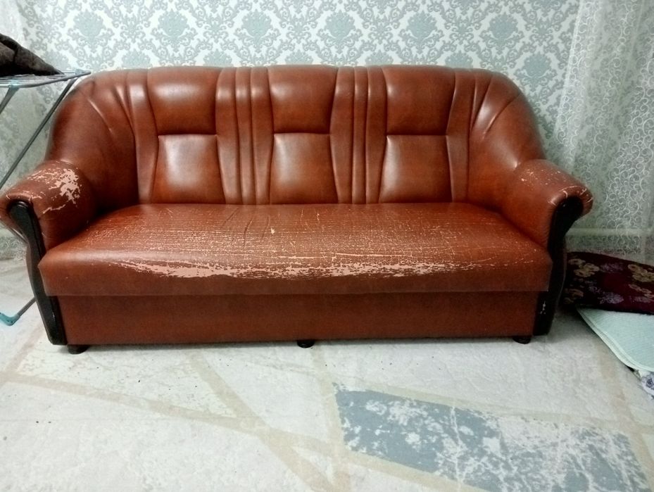 Продается диван с креслами