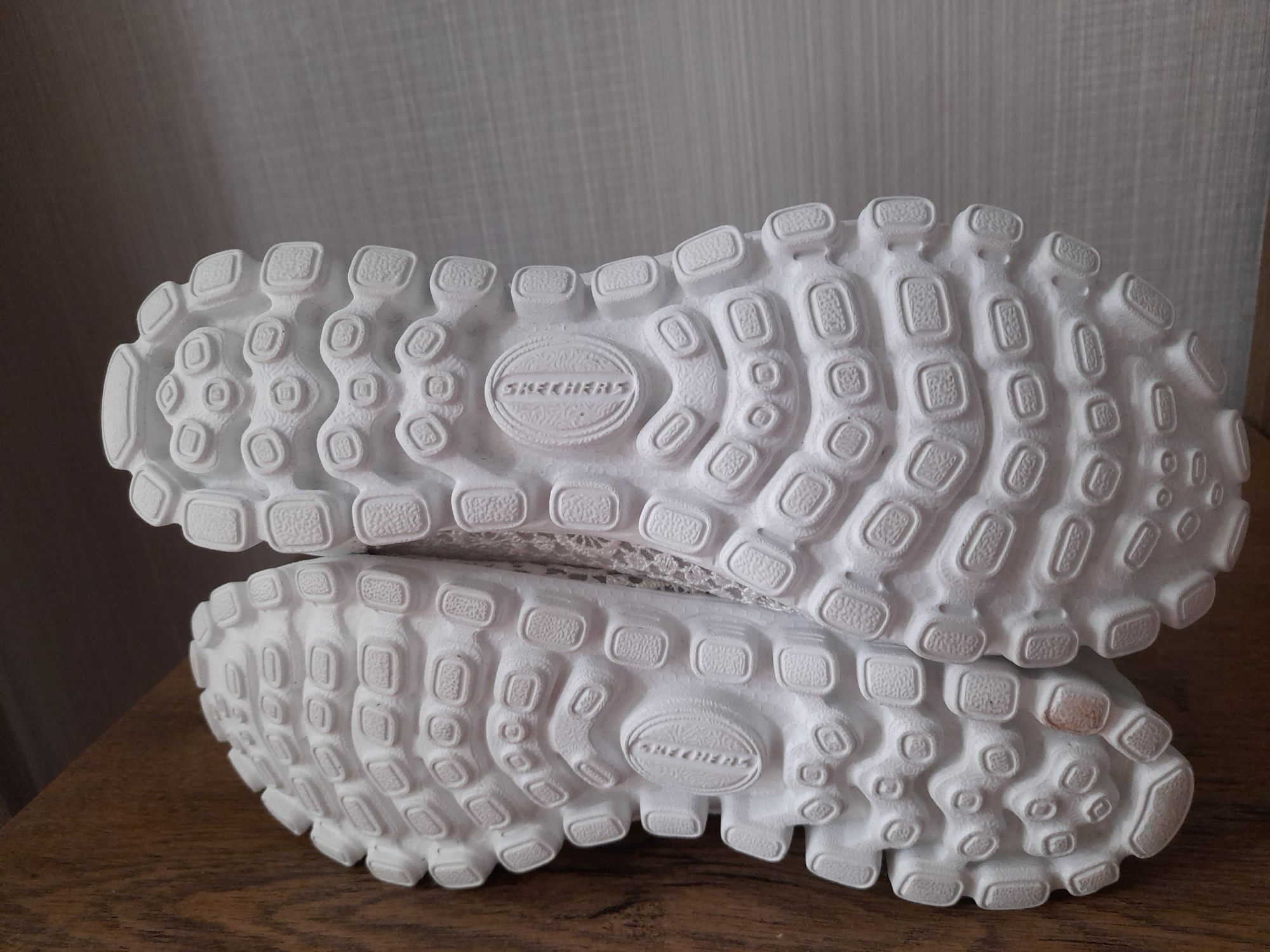 Skechers дамски летни обувки 39 номер.