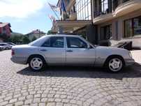Части от Мерцедес w 124 Е200