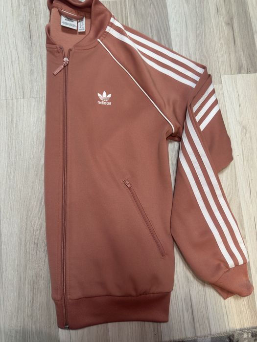 Чисто нов спортен екип Adidas Originals