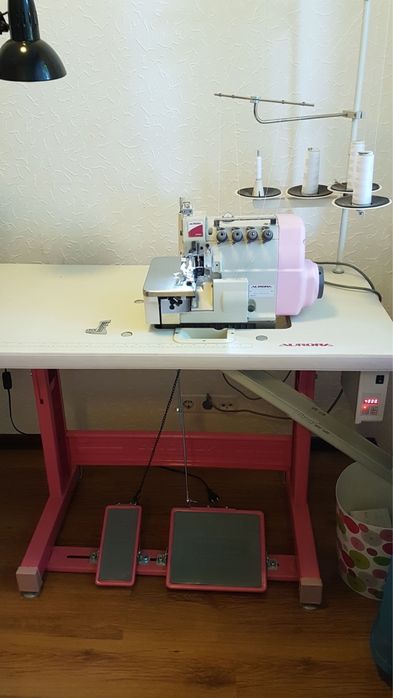 Промышленная швейная машина JACK F4 + оверлок AURORA A-700D-4