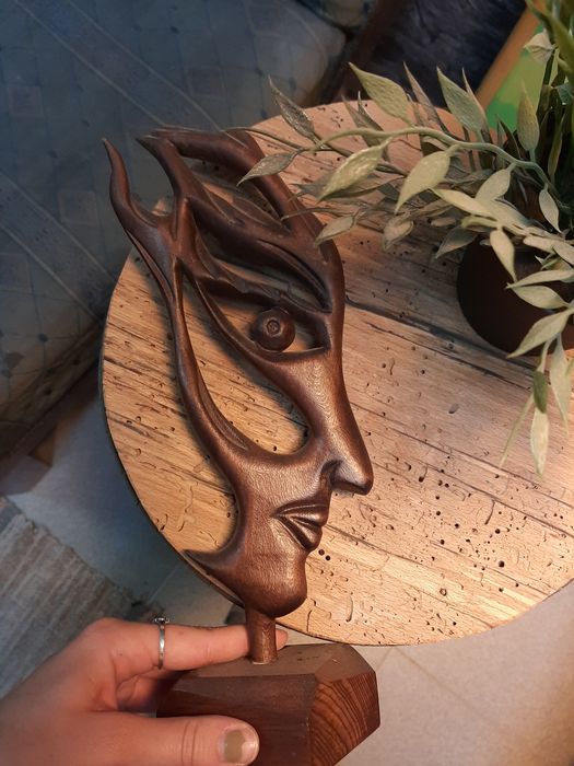 Дървена статуетка, дърворезба