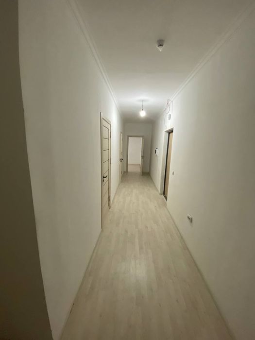 Yashnabod olmos maxalada sotiladigon kvartira bor