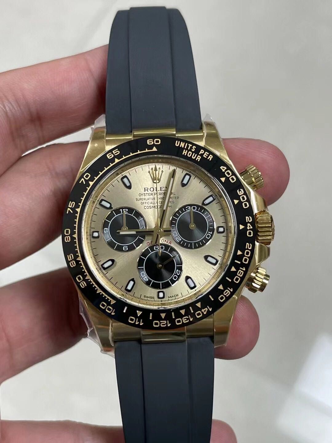 Ceasuri Rolex Daytona gold / cauciuc