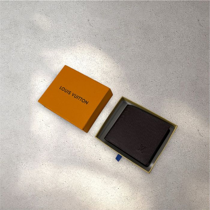 Portofel Louis Vuitton maro din piele – nou în cutie