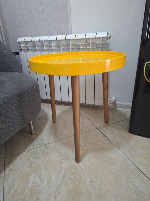 Столик для салона и дачи