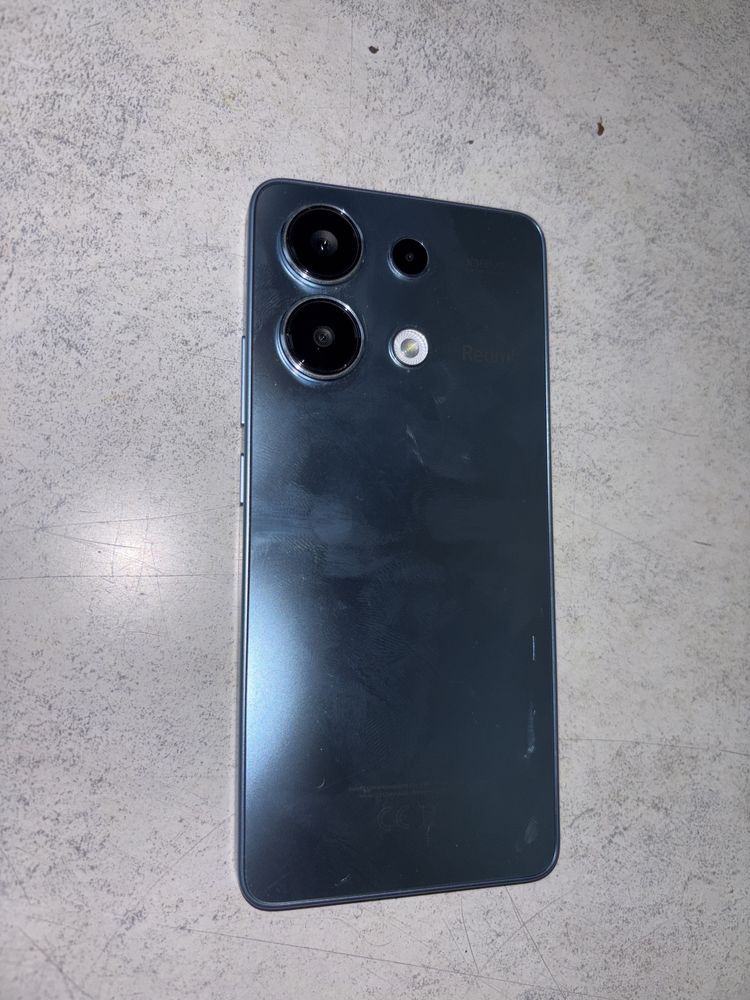 Redmi not 13 . 128 gigabayt 3-oy ishlatilgan zarar yetgan joyi yoq