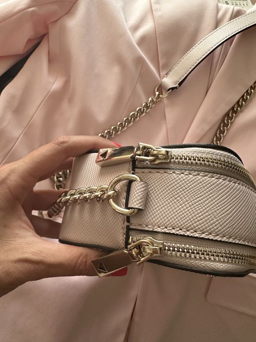 Дамска чанта Guess