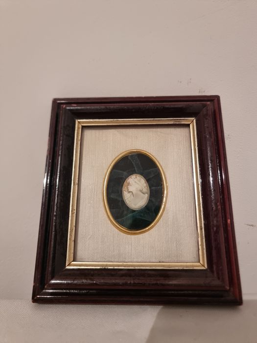 Camee vintage sculptat în fildes