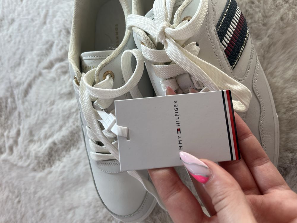 Обувки Tommy Hilfiger