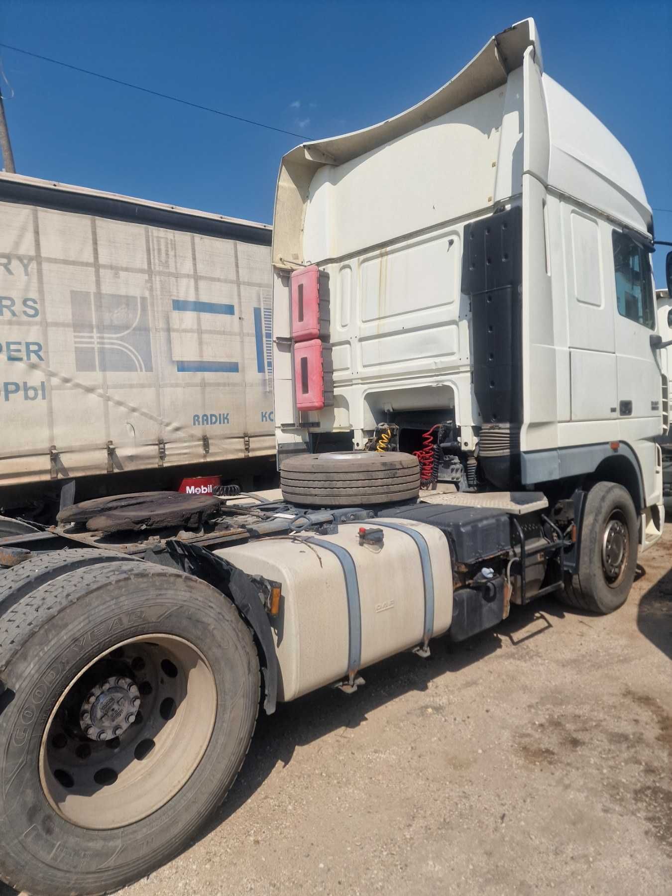 DAF  XF 105 2011година