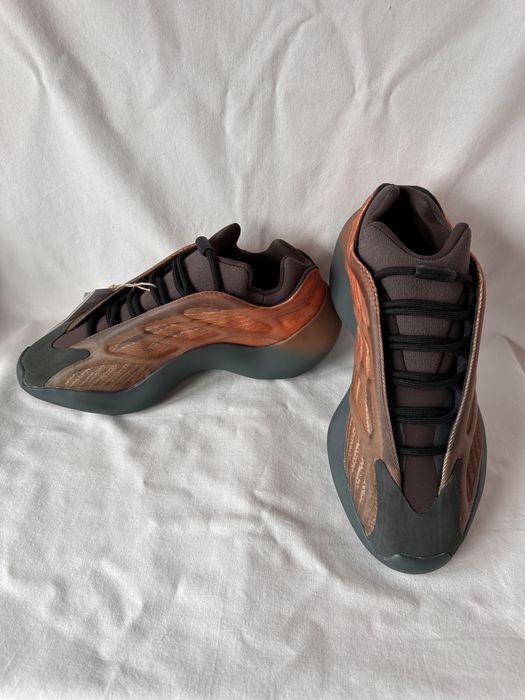Adidas Yeezy 700 V3,marime 42