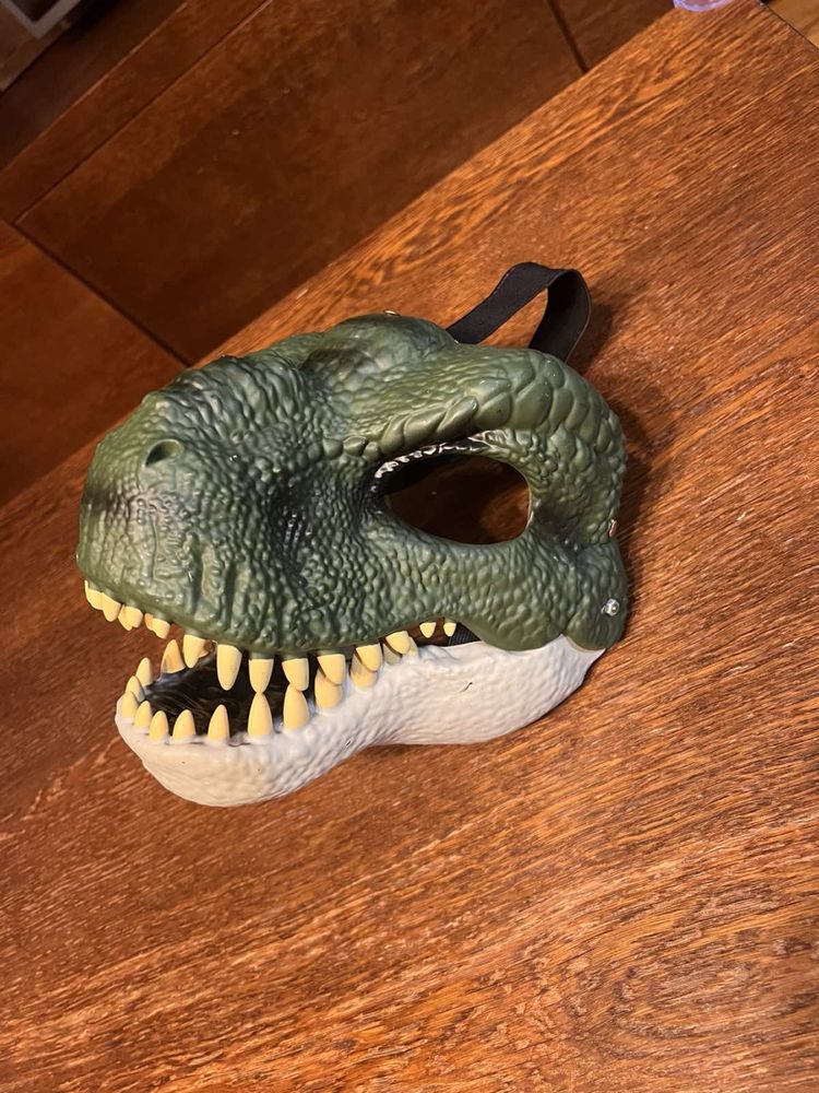 T- Rex  - маска с мърдаща се уста