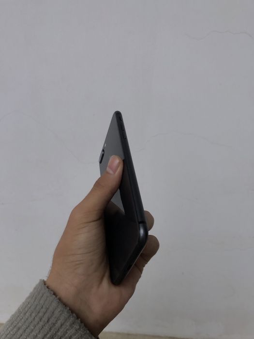 iphone 8+ srochna sotiladi