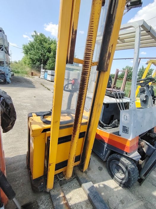 De vânzare stivuitoare și și transpalet