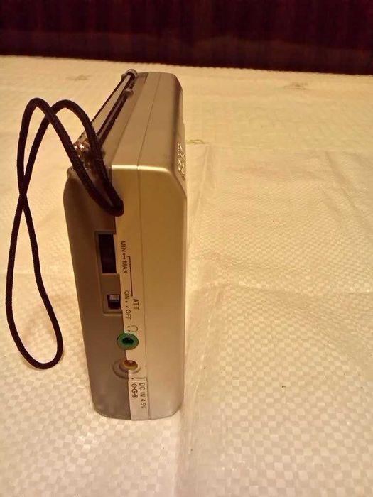 Vand radio digital Sony ICF SW 35.