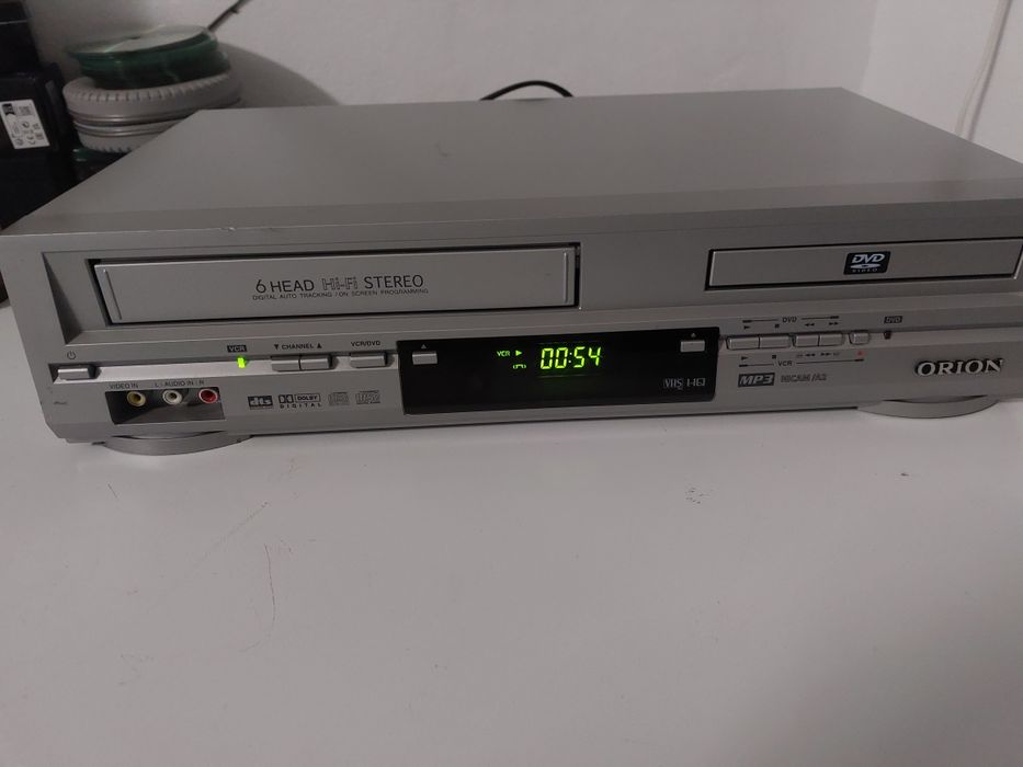 Combo Orion VHS DVD în stare foarte buna