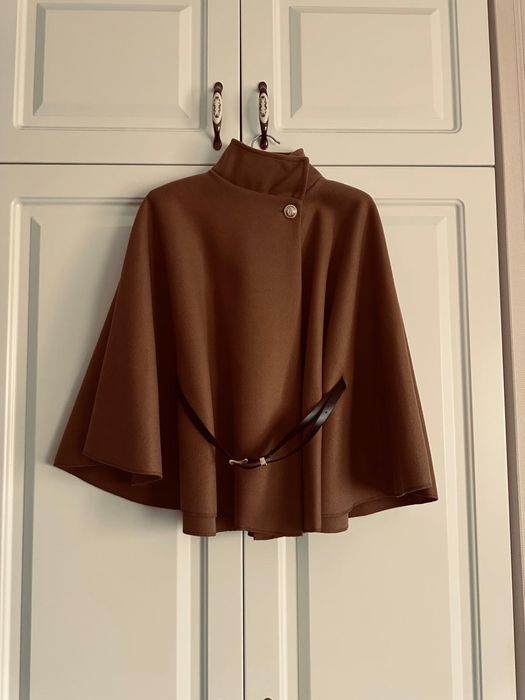 Capa masura S /M , de culoare maro , noua