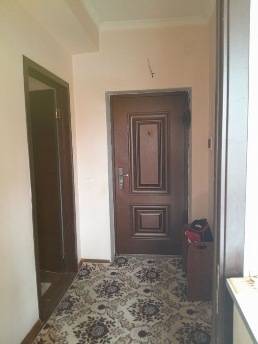 Ijaraga kvartira beriladi 6 xammom olda  1  xona 3 etaj