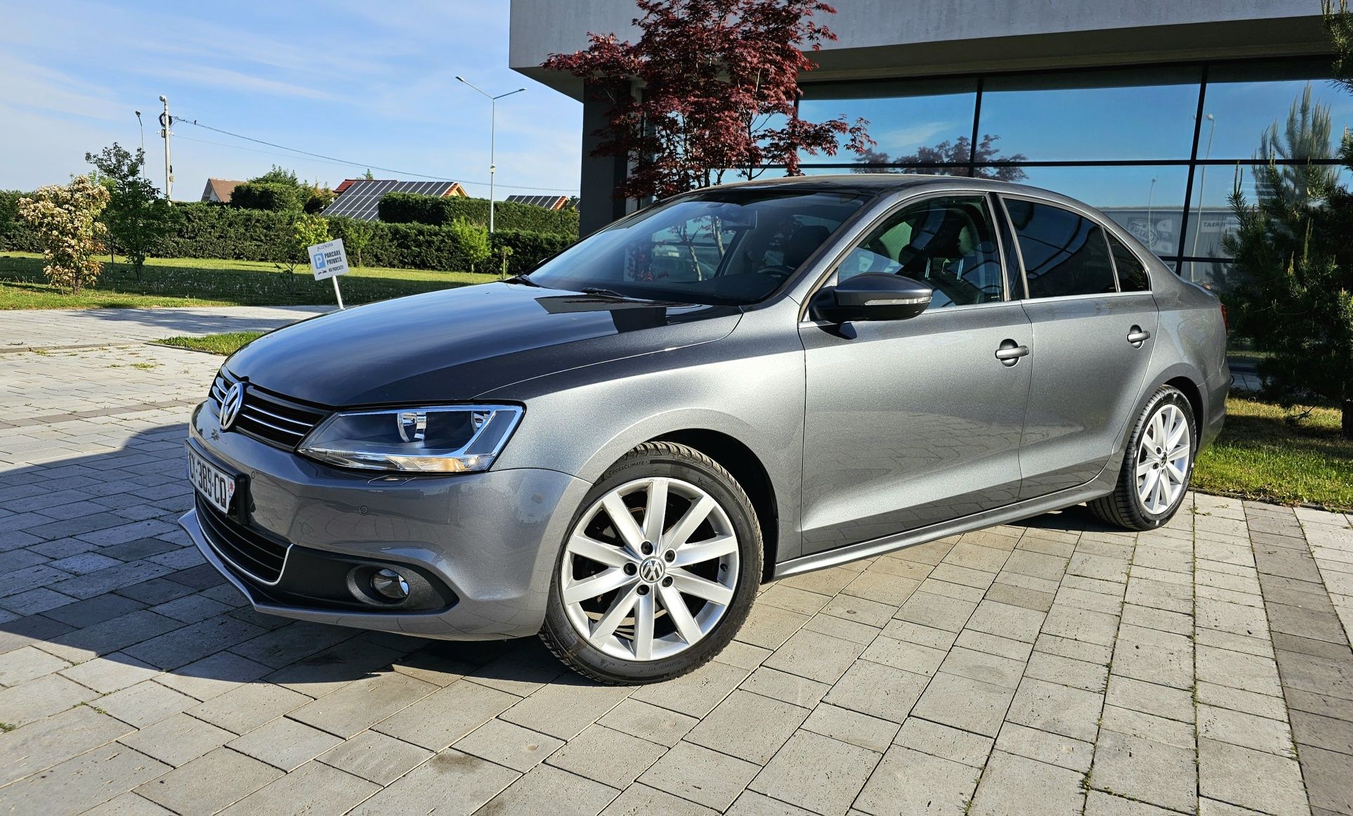 VW Jetta High-Line DSG 1.6 tdi 2013