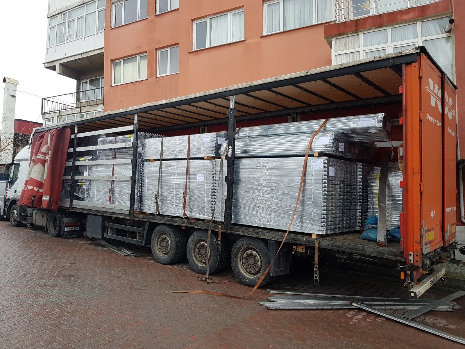 Продавам най-качественото чисто ново фасадно рамково скеле